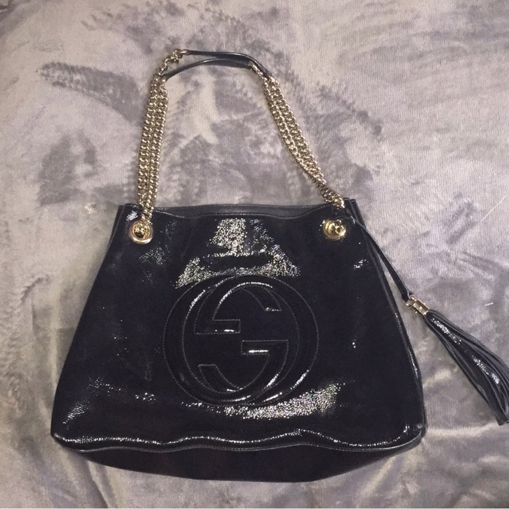Gorgeous Gucci Black Patent Leather Soho Bag